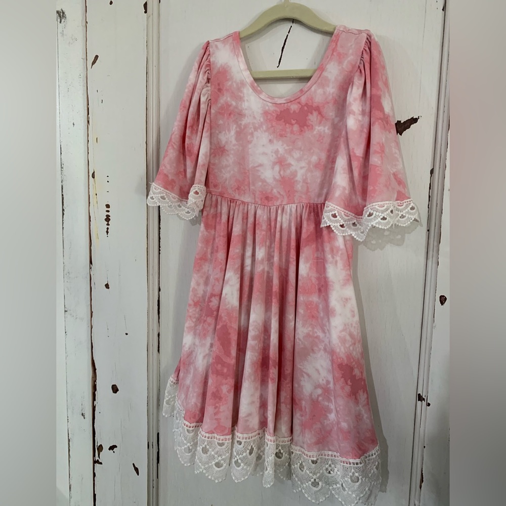 DotDotSmile EUC Size 5/6 Pink and White Dress.